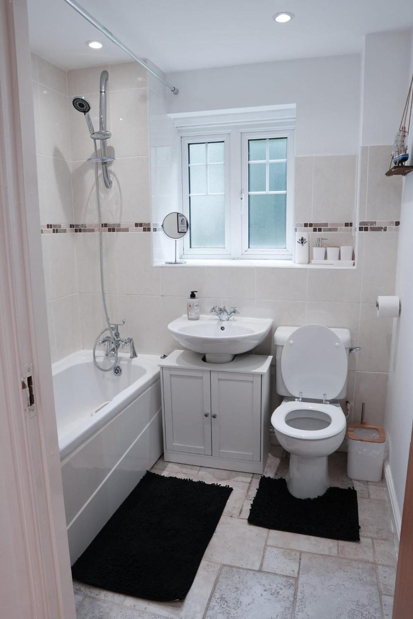 Whole 2-Bed Apartment - Contractors, Professionals, Ulez Free, Free Parking, B'Ham City 10Mins Birmingham Exteriör bild