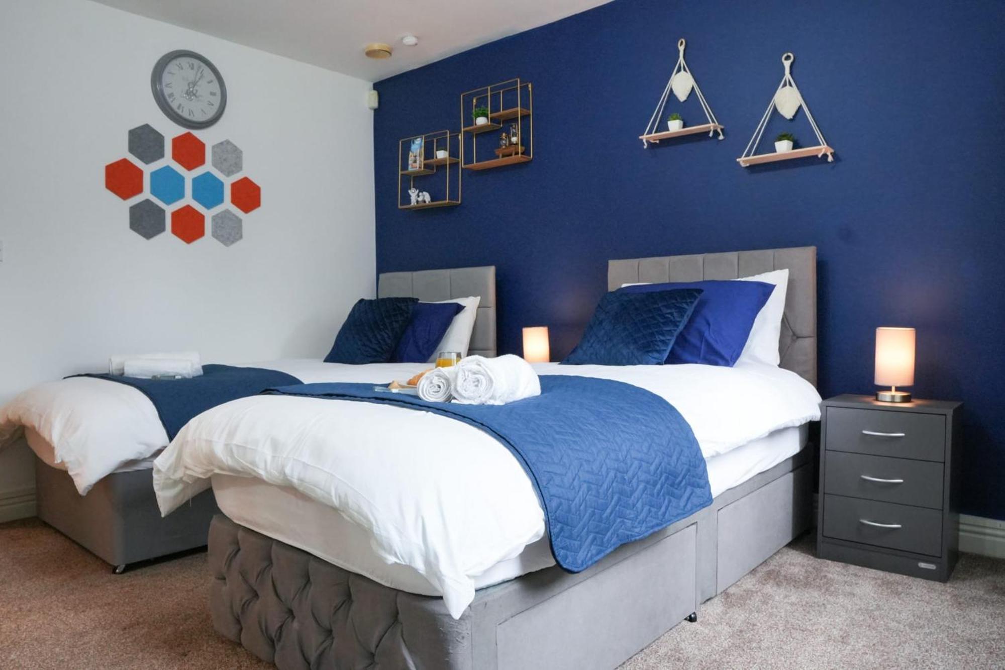 Whole 2-Bed Apartment - Contractors, Professionals, Ulez Free, Free Parking, B'Ham City 10Mins Birmingham Exteriör bild